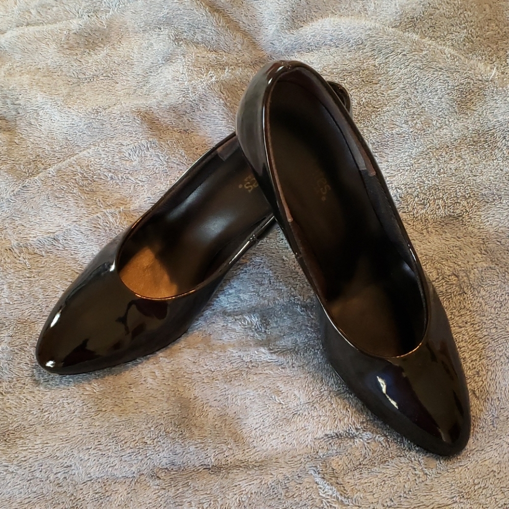 Patent Leather pumps